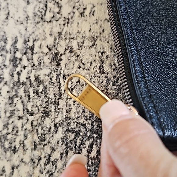 Gucci large leather pouch clutch wristlet - Picture 2 of 6